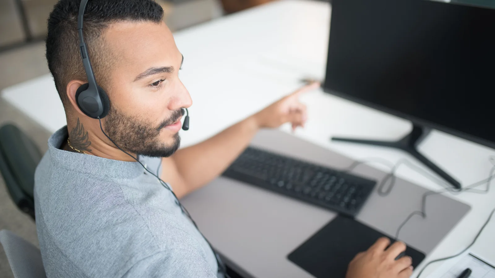 How to Hand Off an AI Conversation to a Human cover