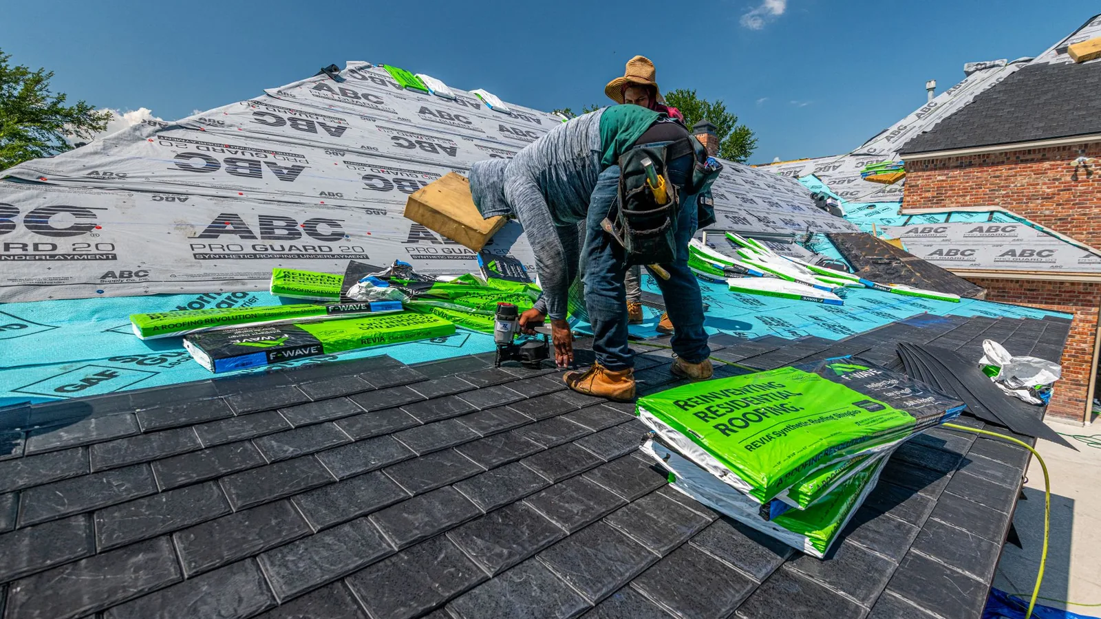 AI Tools for Roofing Companies cover