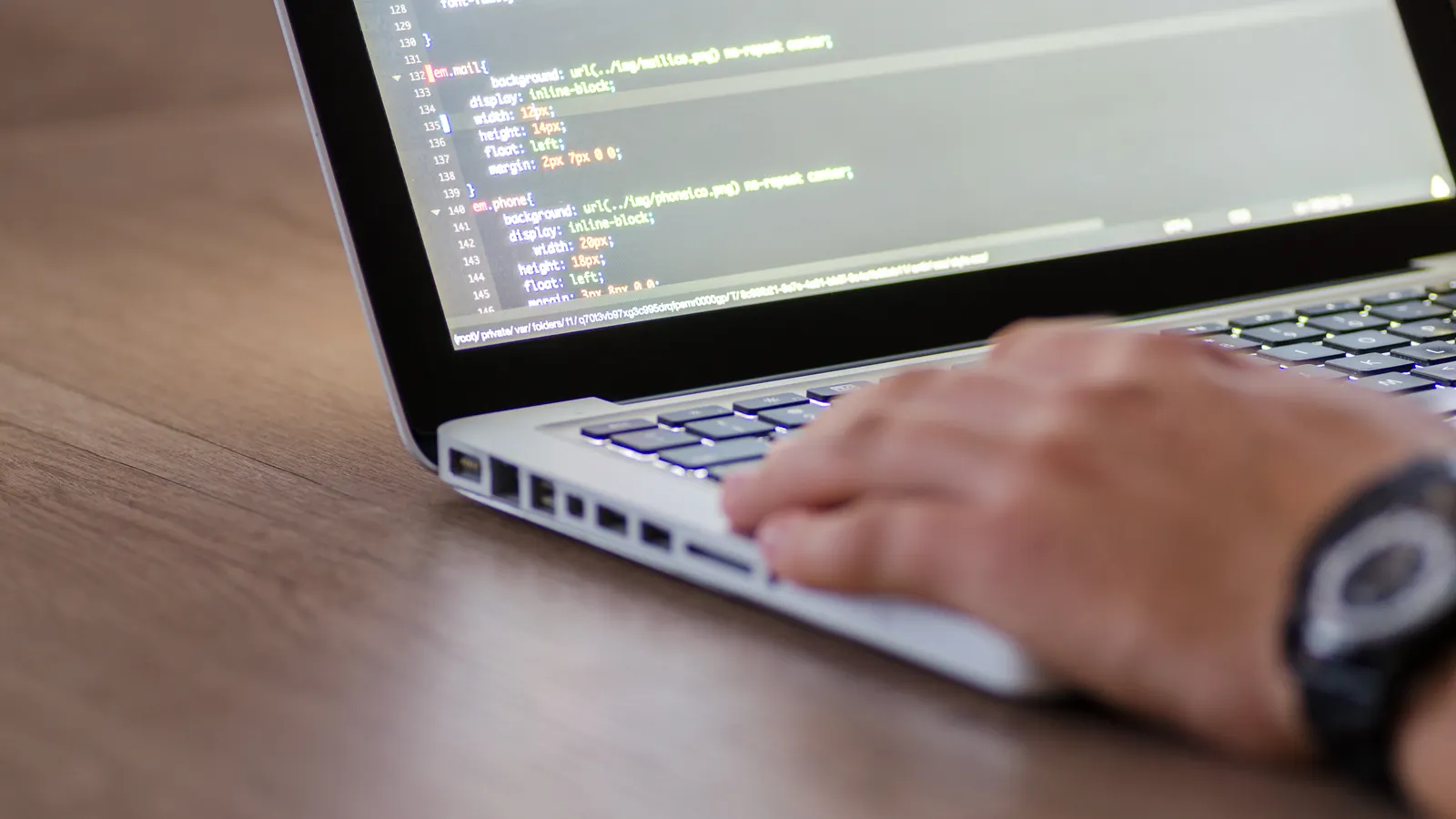 How to Prompt AI to Write a Changelog Entry From a PR cover