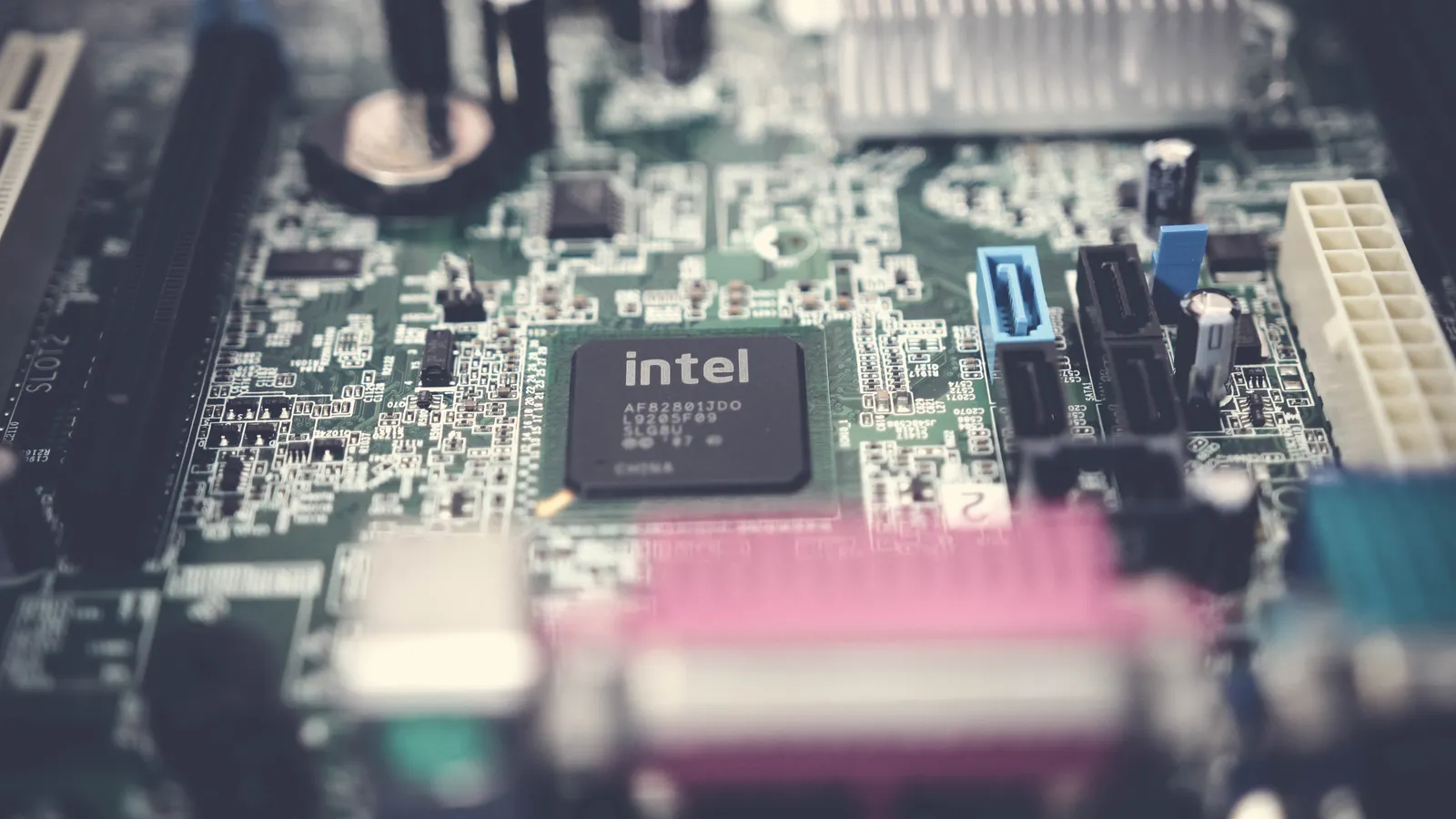 Euclyd's $231M AI Inference Chip Funding, Explained cover