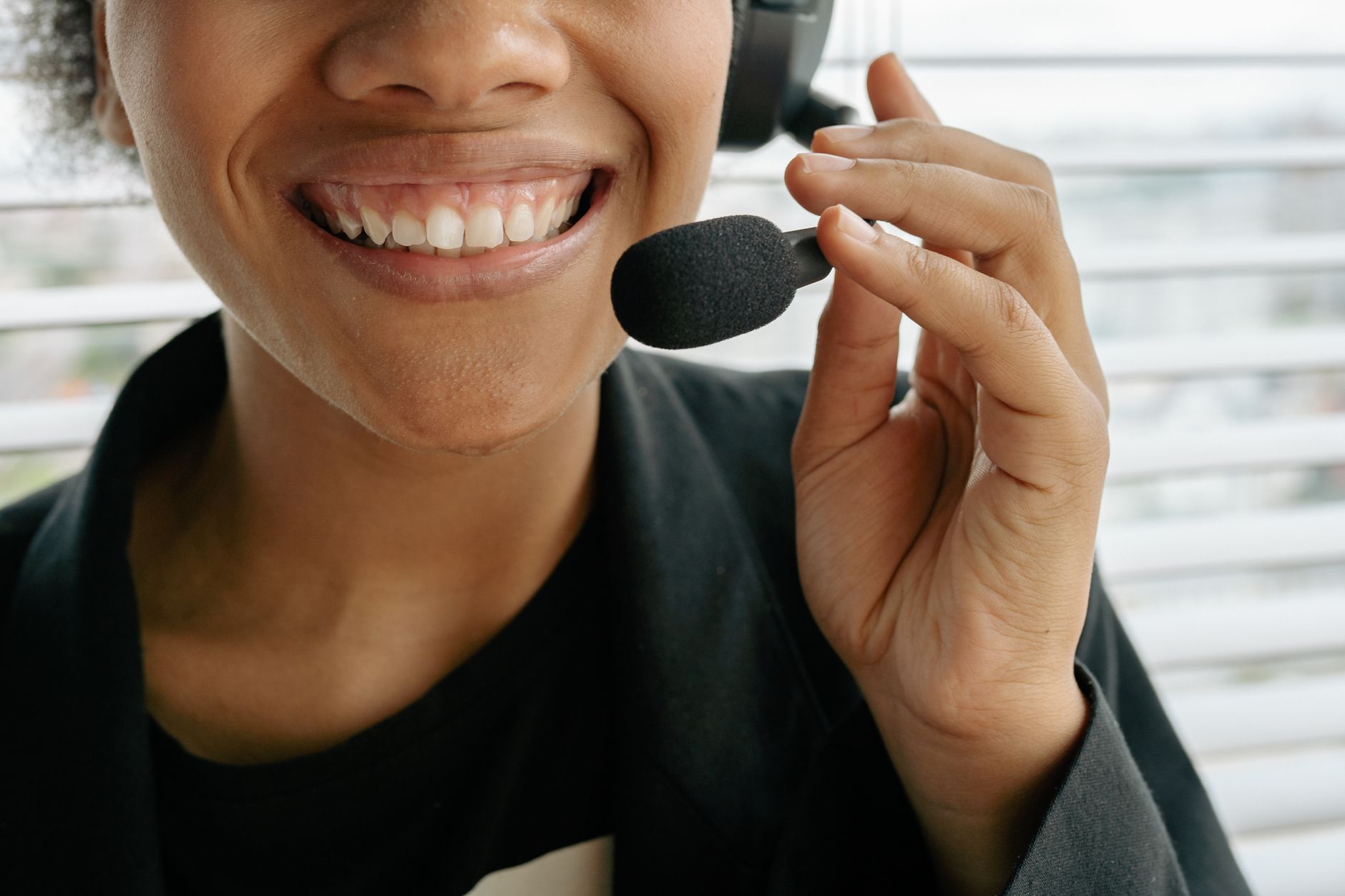 How to Build a Customer Support Chatbot With AI cover