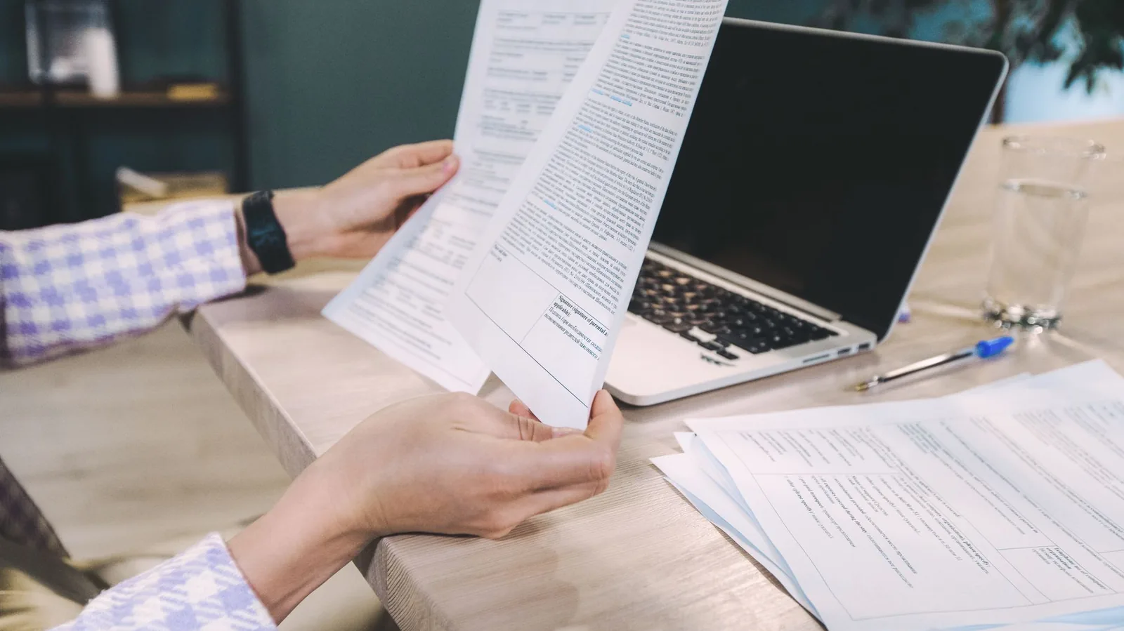How to Negotiate a Contract With an AI Vendor cover