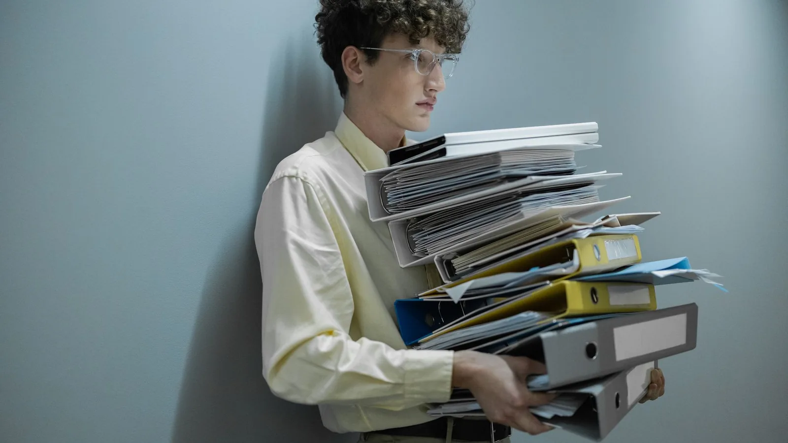 How to prompt AI to extract data from a document cover