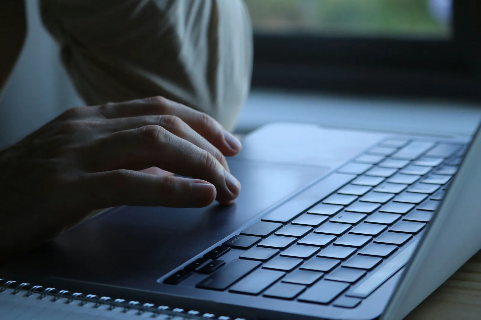 How to Prompt AI to Write a Cold Outreach Email That Lands cover