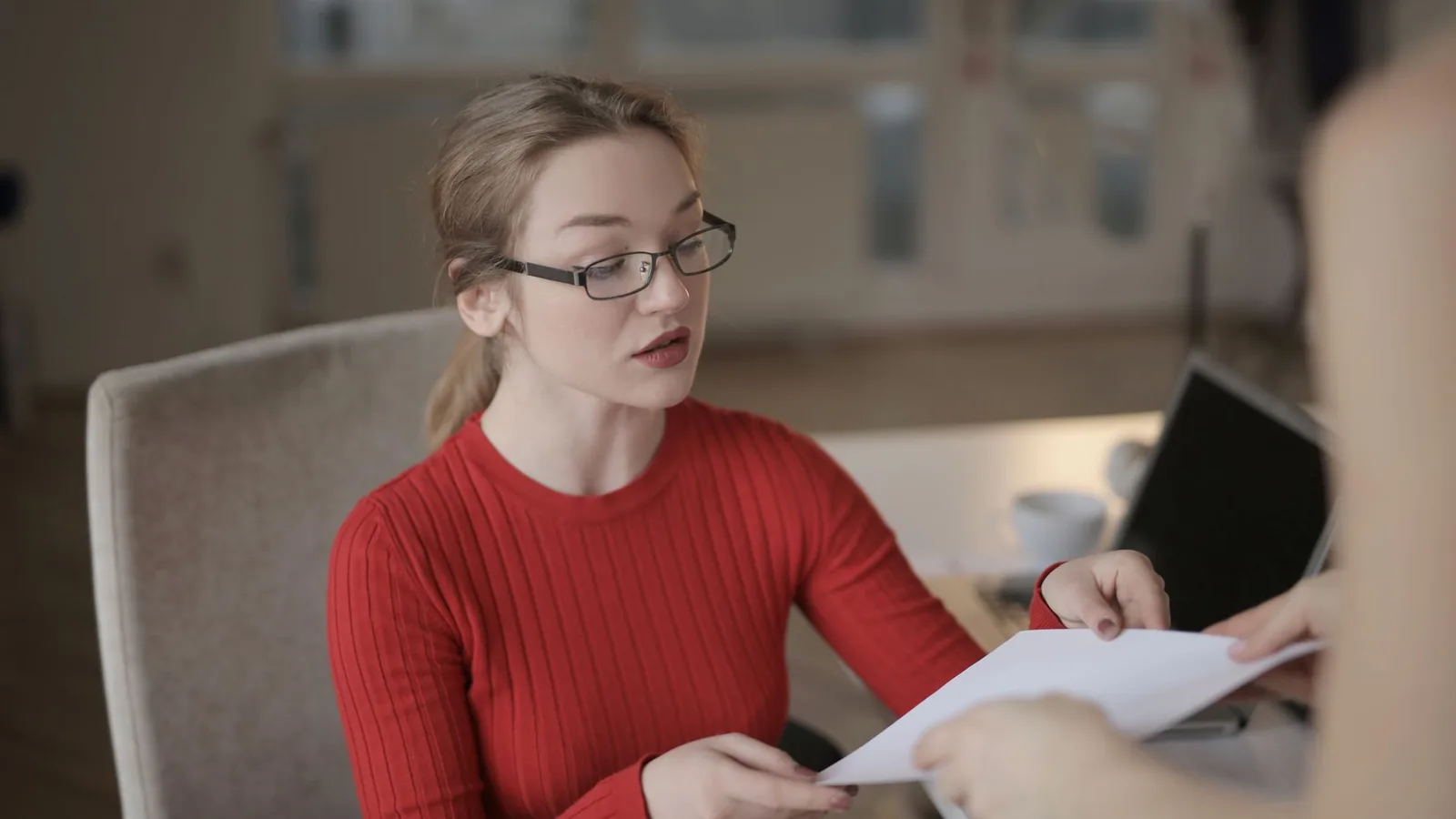 How to Prompt AI to Write a Handover Document cover