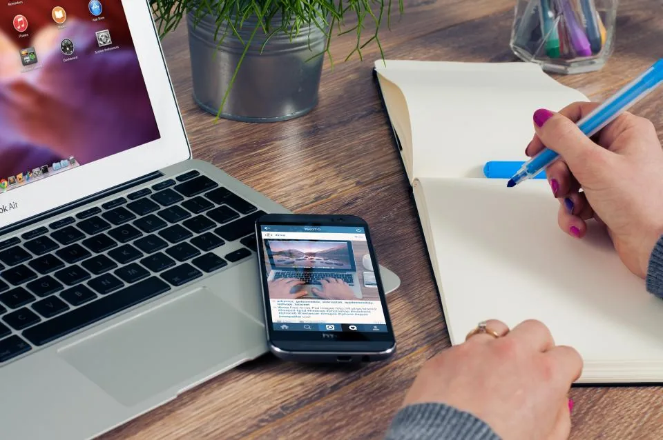 How to Prompt AI to Write a Product Spec cover