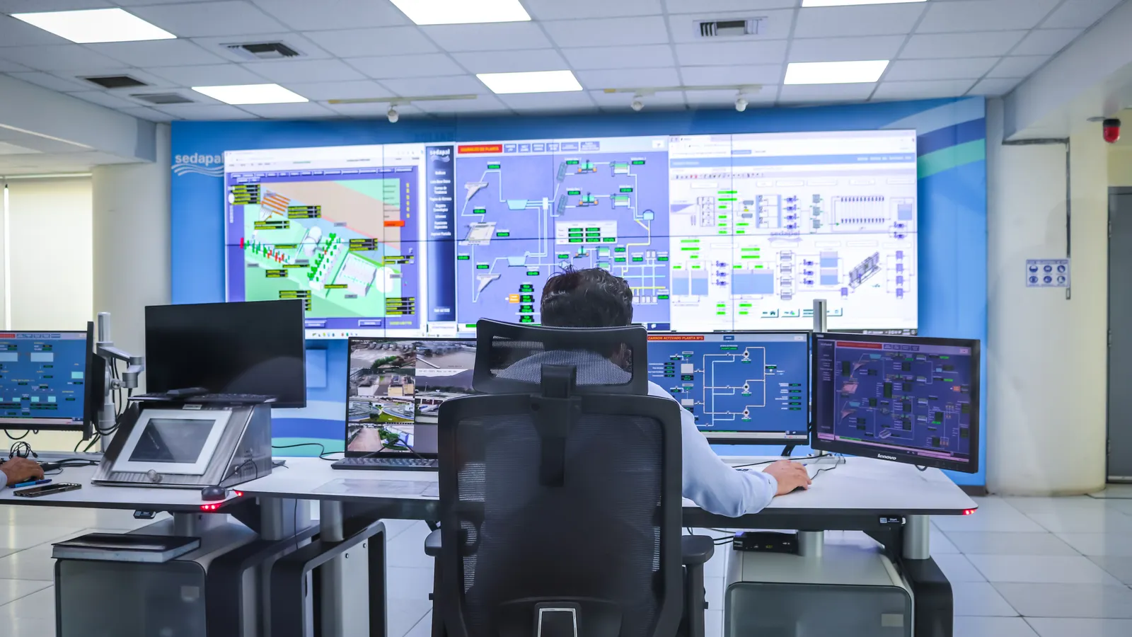How to Prompt AI to Write an Incident Update cover
