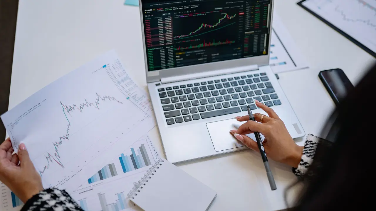 How to Read a Vendor's AI Benchmark Table cover
