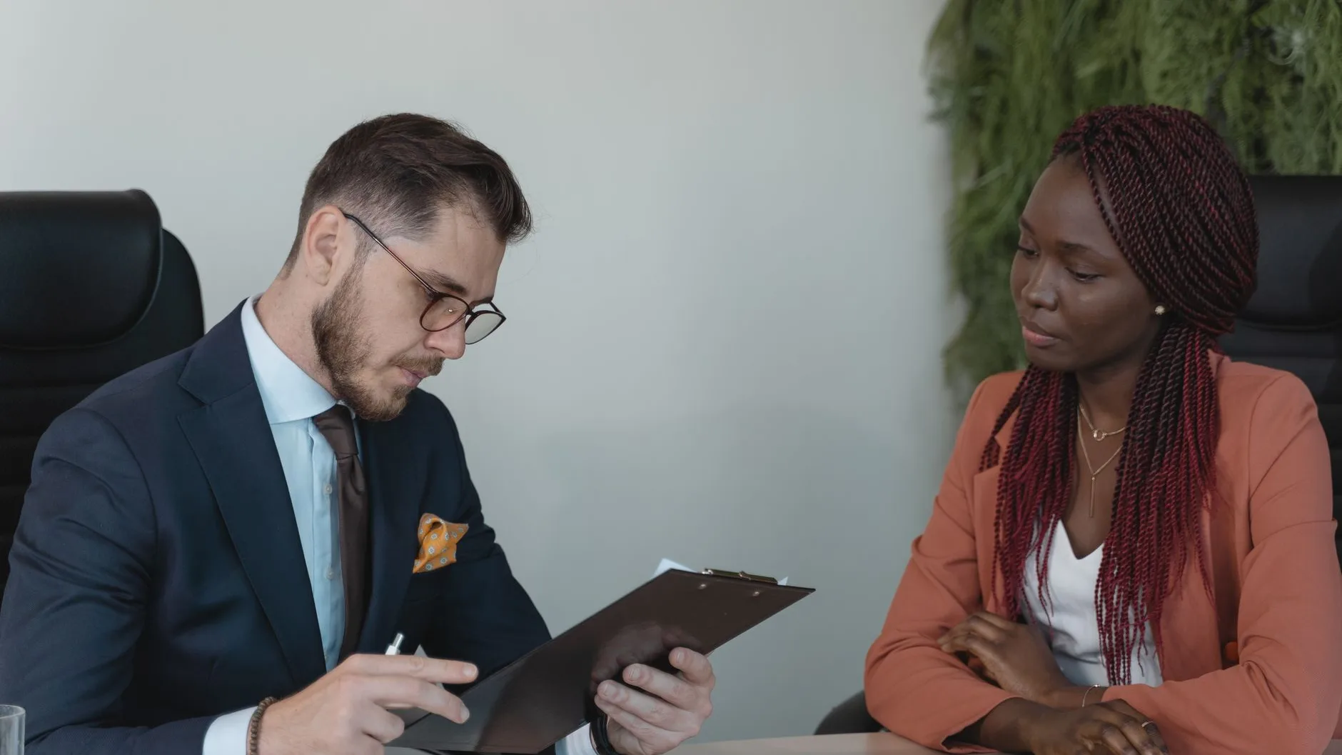 How to Spot an AI-Generated Resume When Hiring cover