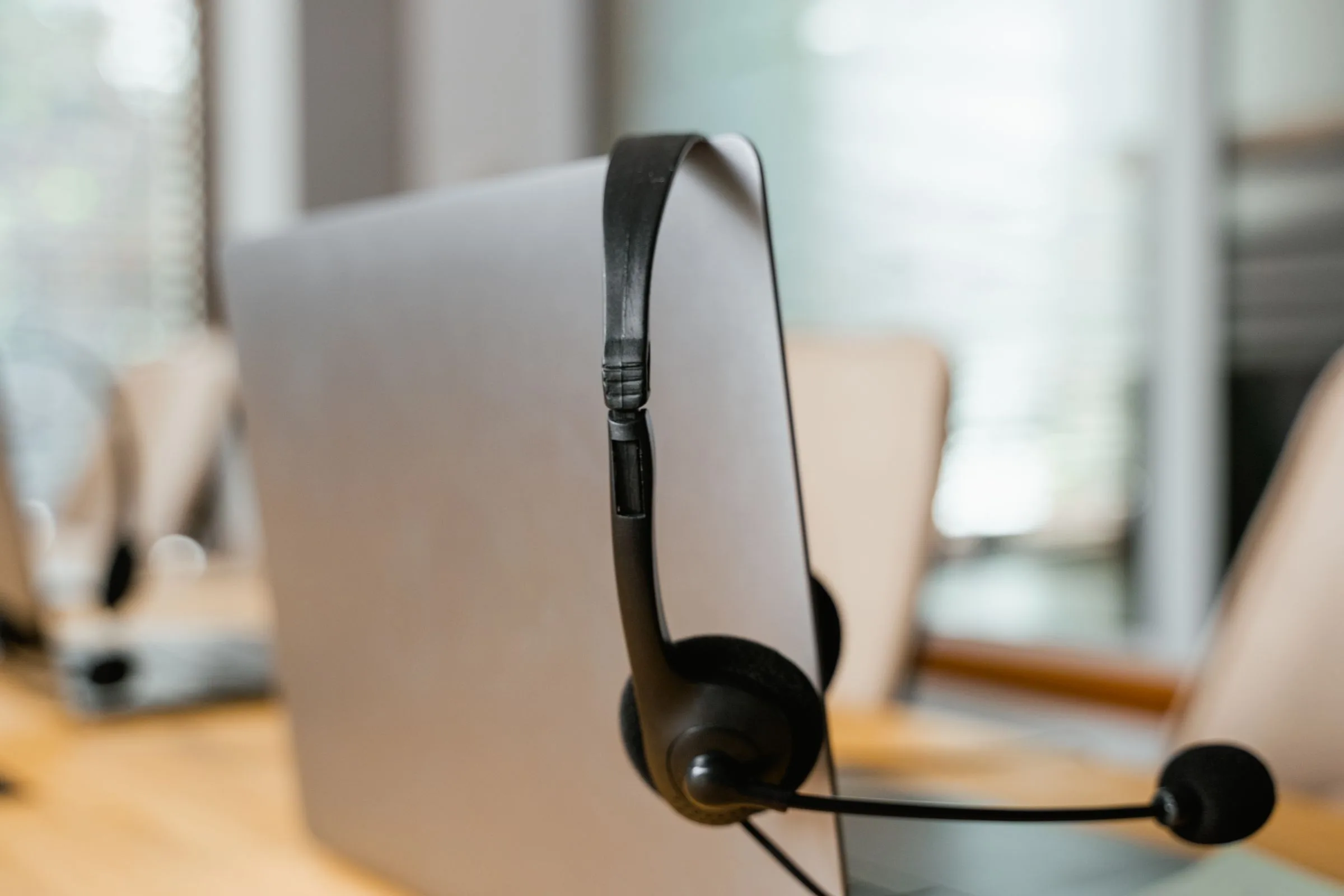 How to Tell If a Chatbot Is Impersonating a Real Company cover