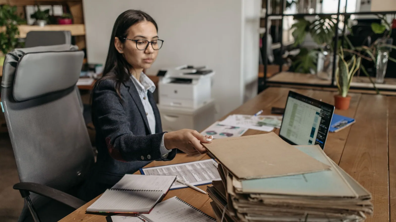 How to Use AI to Answer an RFP Without Losing cover