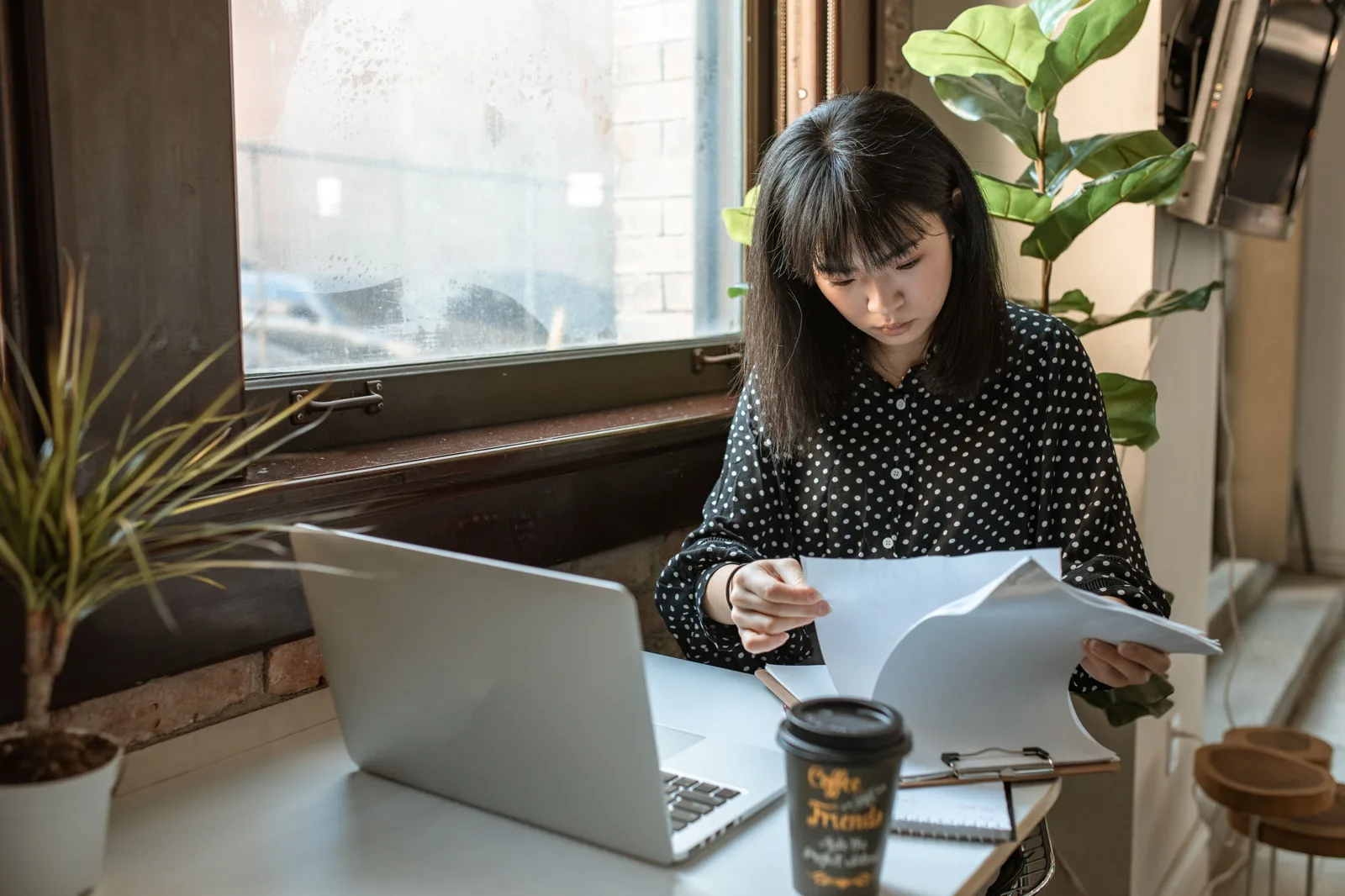 How to Use AI to Forecast Cash Flow for Your Business cover