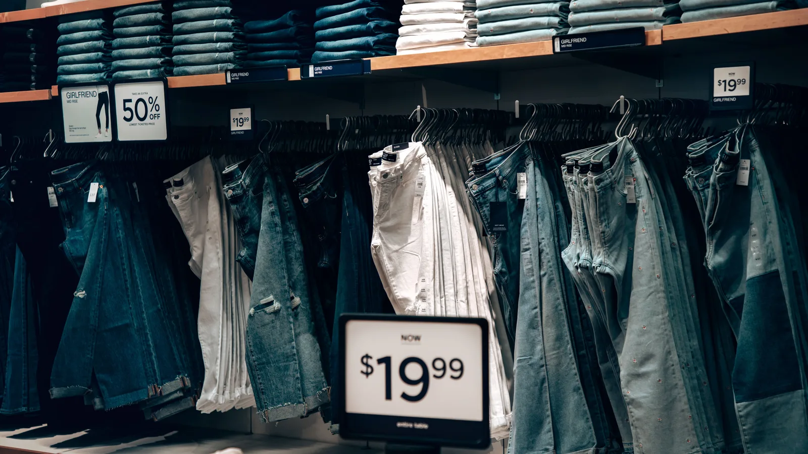 How to Use AI to Monitor Competitor Pricing cover