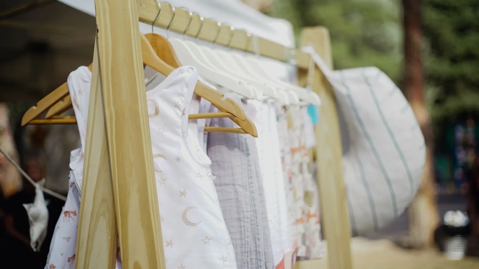 Plan a Pop-Up Shop With AI: Stock, Staff, and Setup cover