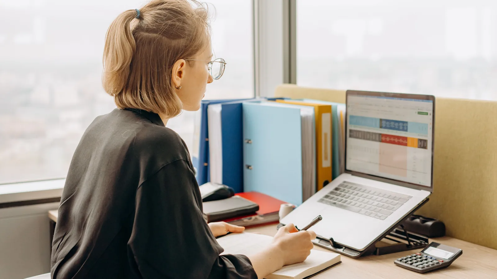 How to Prompt AI to Analyze a Spreadsheet cover