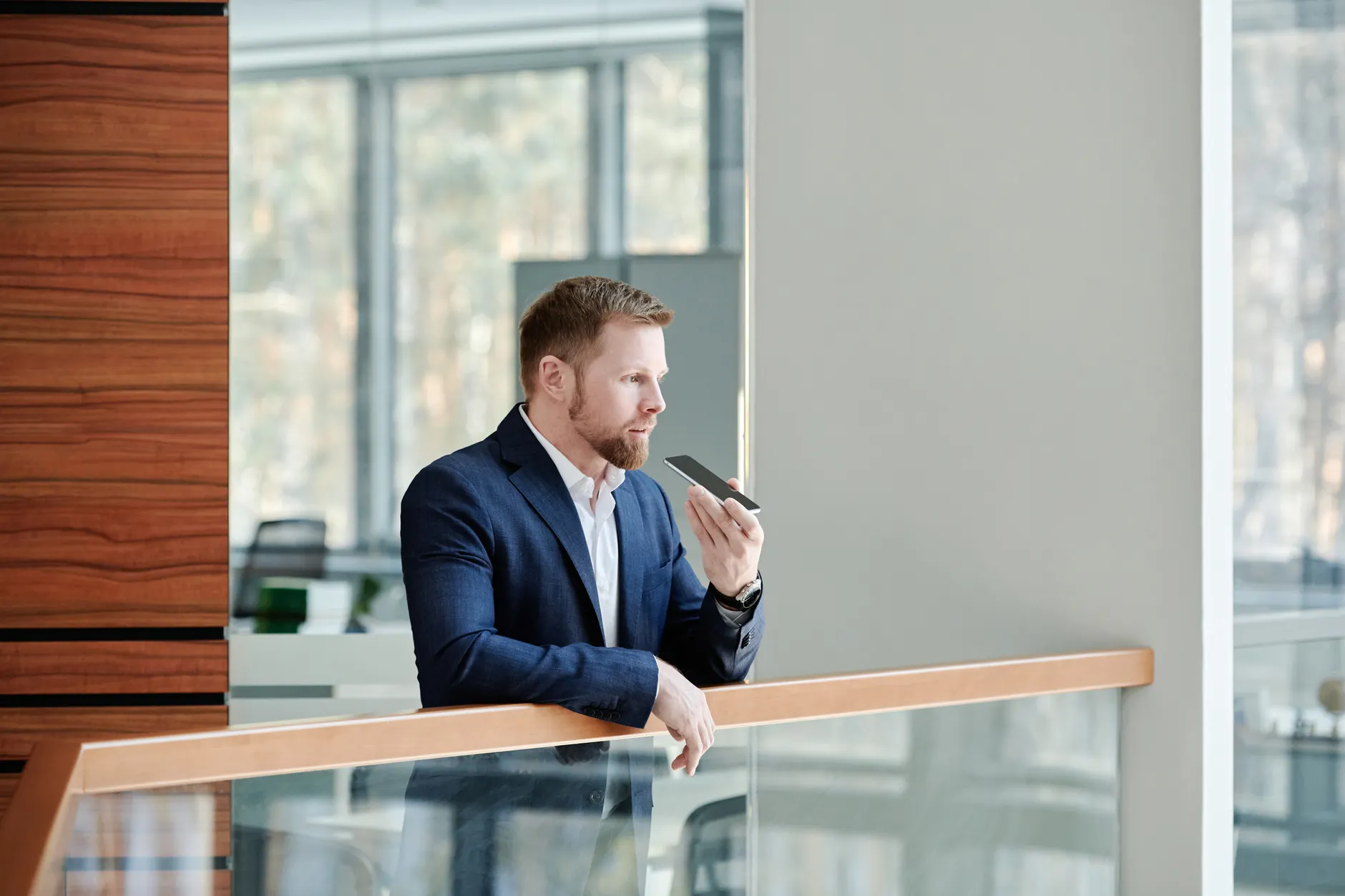 How to Prompt AI to Turn a Voice Memo Into Meeting Notes cover