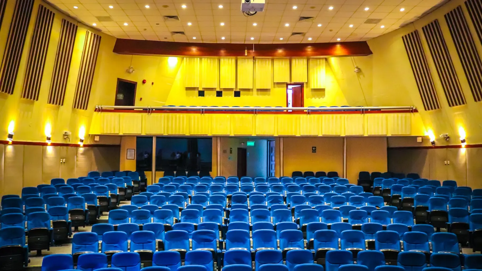 How to Prompt AI to Write Speaker Notes cover