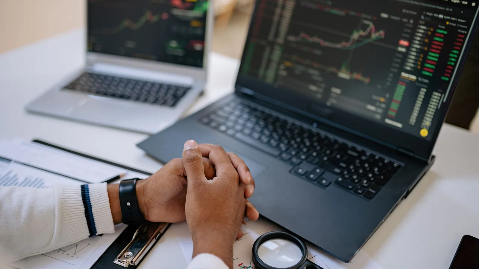 Usage-Based vs Flat-Rate AI Pricing: Which to Pick cover