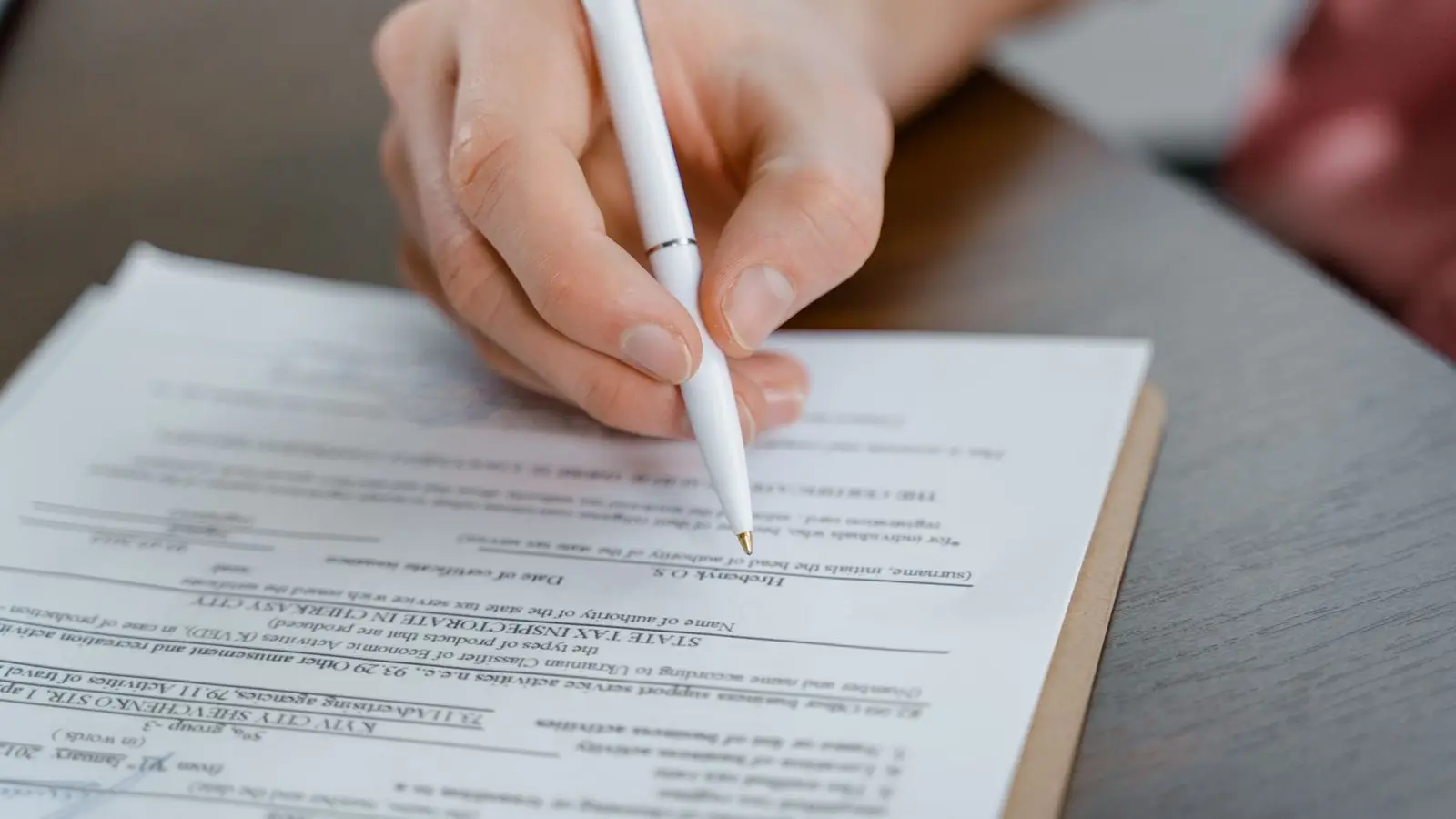 How to Use AI to Prepare a Tender Bid cover