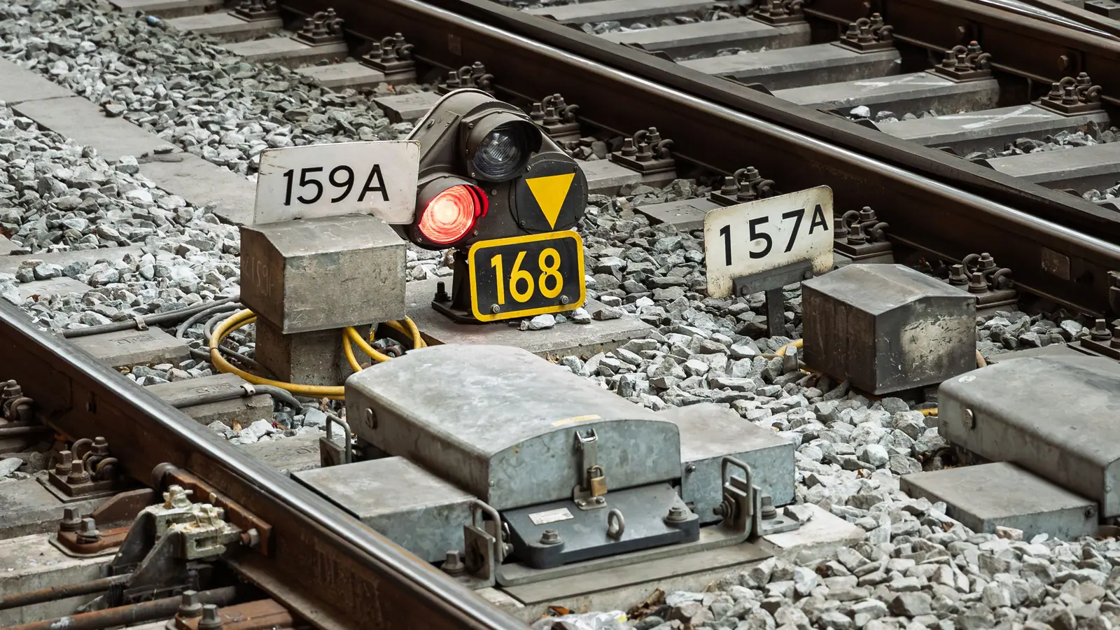 What Is a Decision Model in AI? Explained cover